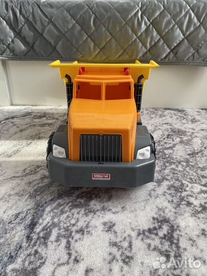 Грузовик самосвал