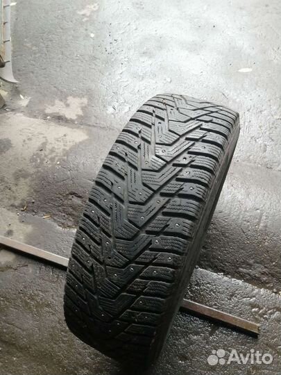 Hankook Winter I'Pike RS2 W429 215/65 R16