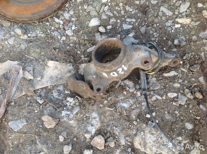 Кулак поворотный Toyota Corolla 120