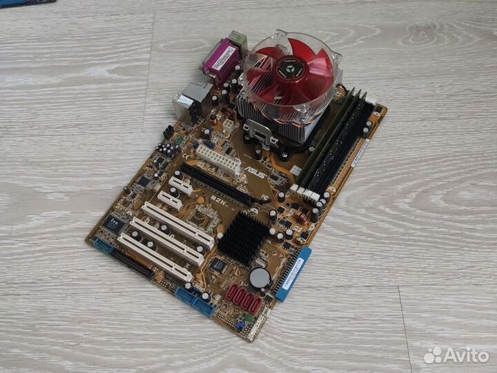 Материнская плата с памятью и процессором