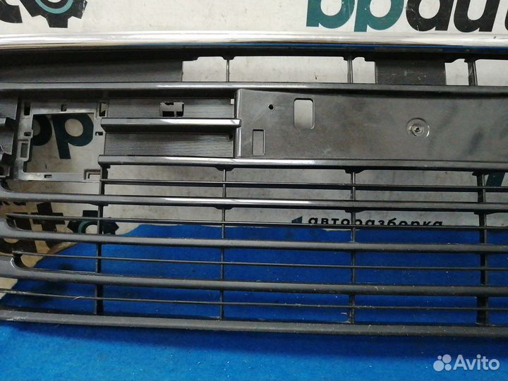 Решетка переднего бампера 53112-33160 Toyota Camry