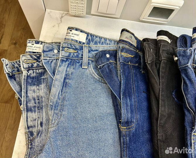 Джинсы женские