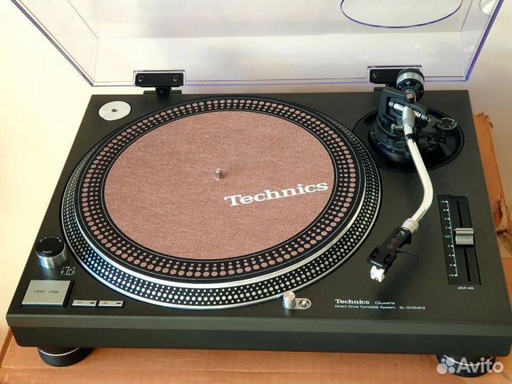Виниловый проигрыватель Technics SL-1210MK2