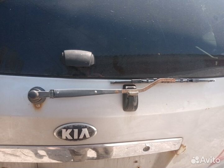Поводок дворников задний Kia Sorento 1