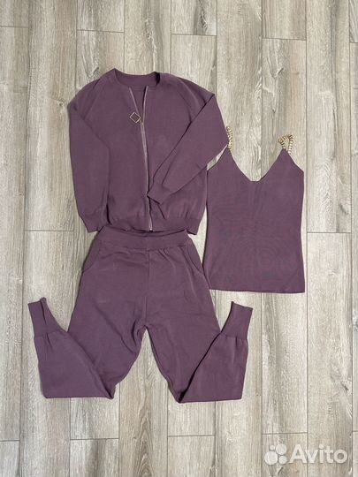 Костюм S