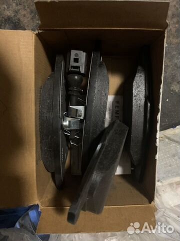 Тормозные колодки WV tiguan,Skoda,датчиком оригина