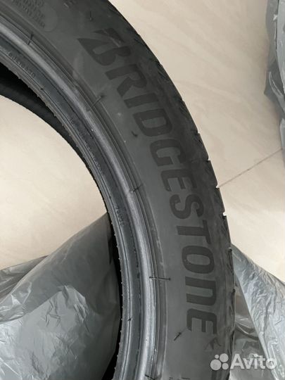 Bridgestone Potenza S001 225/45 R18 и 255/40 R18