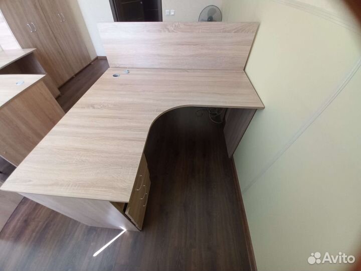 Перегородка с креплениями