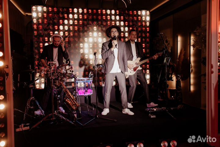 Свет на свадьбу торжество