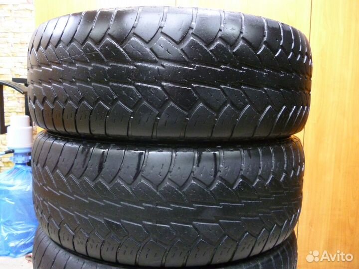 Cooper Discoverer A/T 235/65 R17