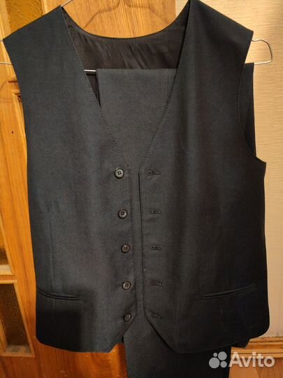 Продам костюм школьный