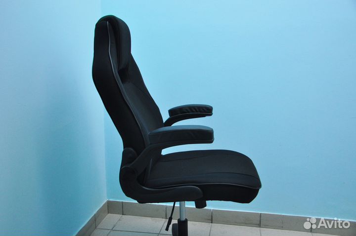 Офисное кресло 
