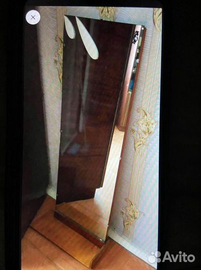 Зеркало настенное в раме