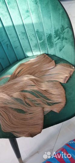 Искусственные пряди волос русого цвета