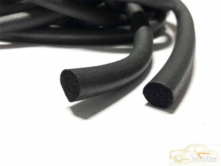 Уплотнитель проема двери газ-21