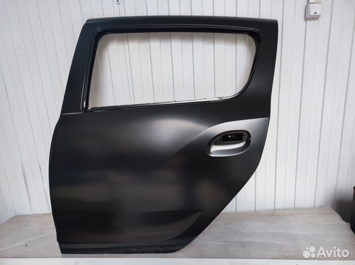 Дверь левая задняя Renault Sandero Stepway 2 с 14