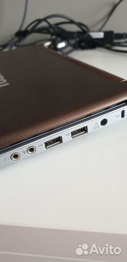 Нетбук Toshiba NB305-108