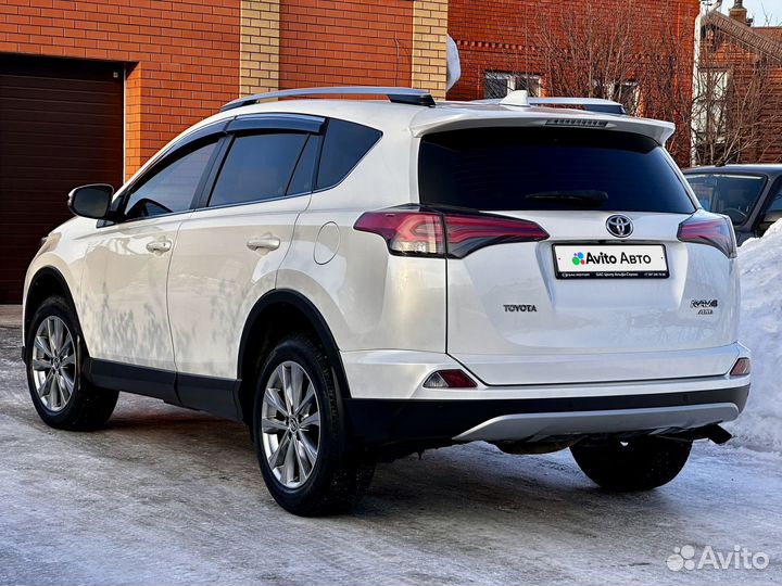 Toyota RAV4 2.2 AT, 2018, 97 900 км