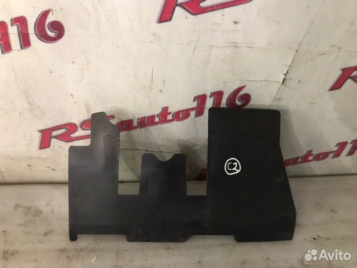 Дефлектор радиатора левый Skoda Fabia 2