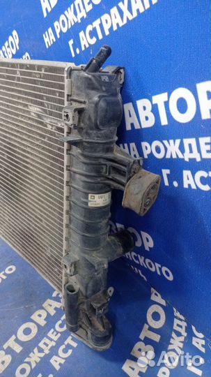 Основной радиатор Opel Astra H хэтчбек Z16XER 2009