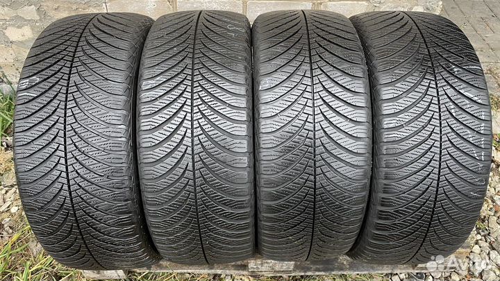 Goodyear Vector 4Seasons Gen-2 235/45 R18