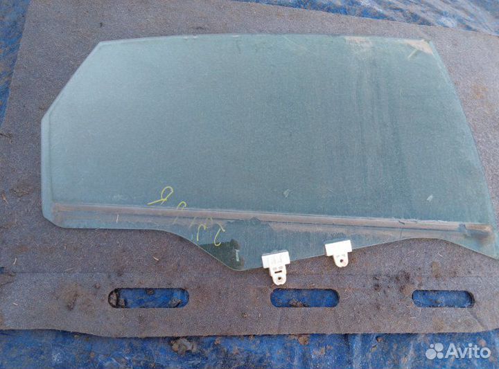 Стекло заднее правое Nissan Teana J31