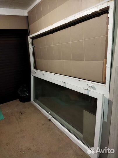 Дверь с окном пластиковая