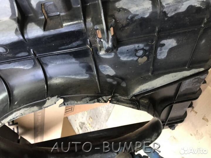 Volkswagen Crafter Диффузор вентилятора