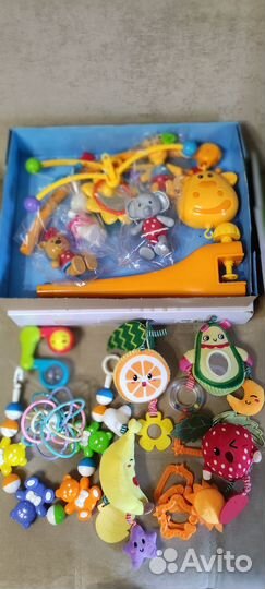 Развивающие игрушки для малышей пакетом