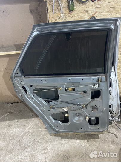 Задняя дверь приора левая