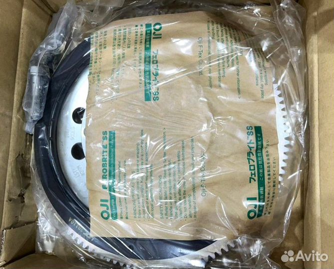 Маховик с болтами Yamaha F300-350 V8