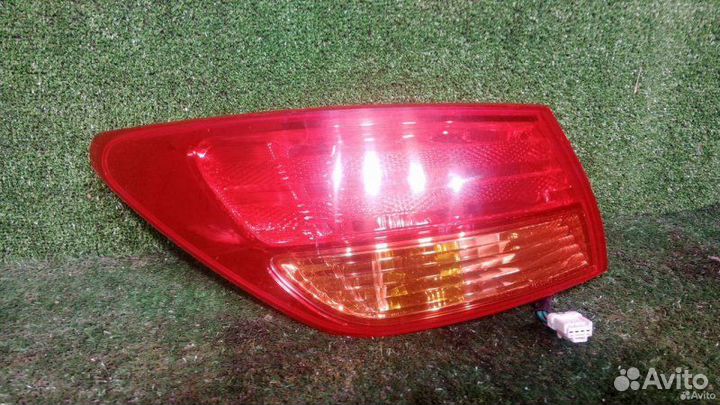 Фонарь задний левый Nissan Bluebird Sylphy