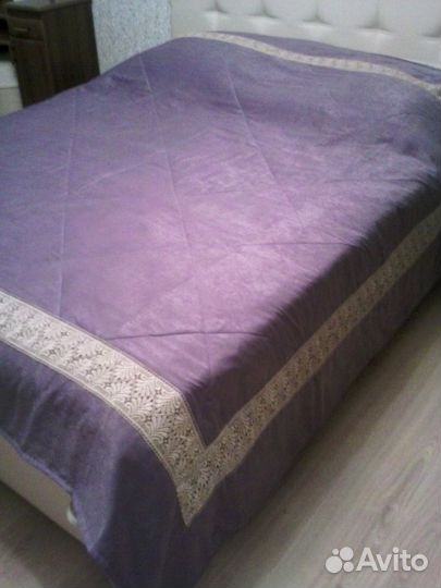 Покрывало на кровать новое