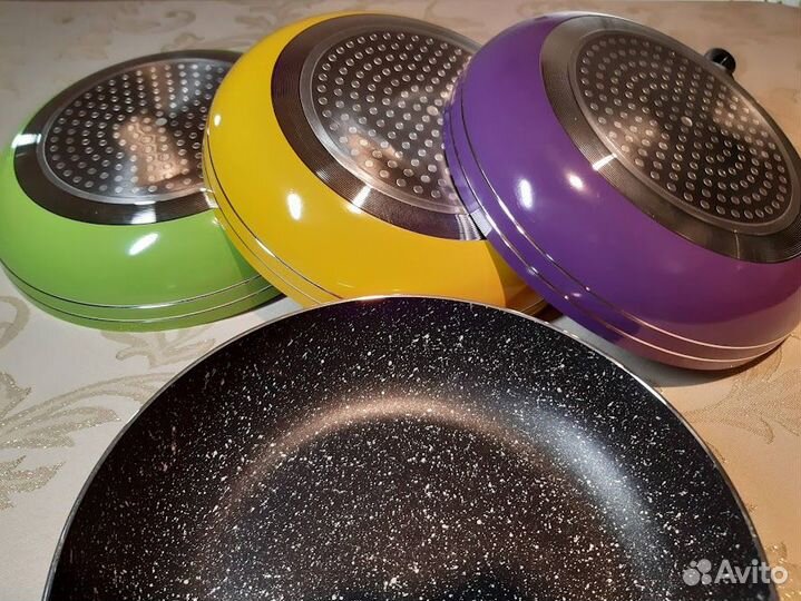 Сковородки с а\п покрытием. Есть стекл. крышки