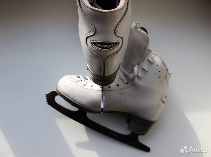 Фигурные коньки risport, р-р 225, стелька 21,5см