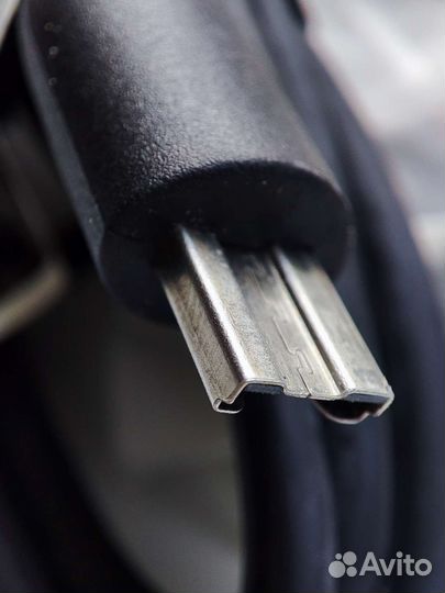 Кабель Micro usb (для планшета HTC) новый 1 метр