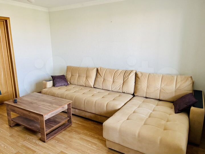 2-к. квартира, 70 м², 7/14 эт.