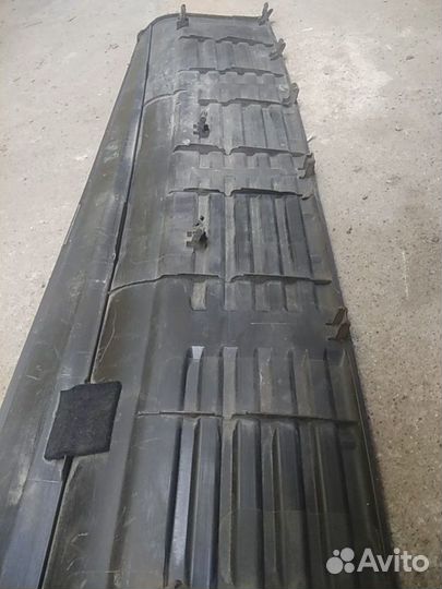 Накладка заднего бампера Toyota Land Cruiser 200