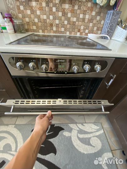 Плита электрическая и духовой шкаф