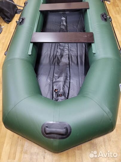 Лодка моторная килевая румб 320 жс