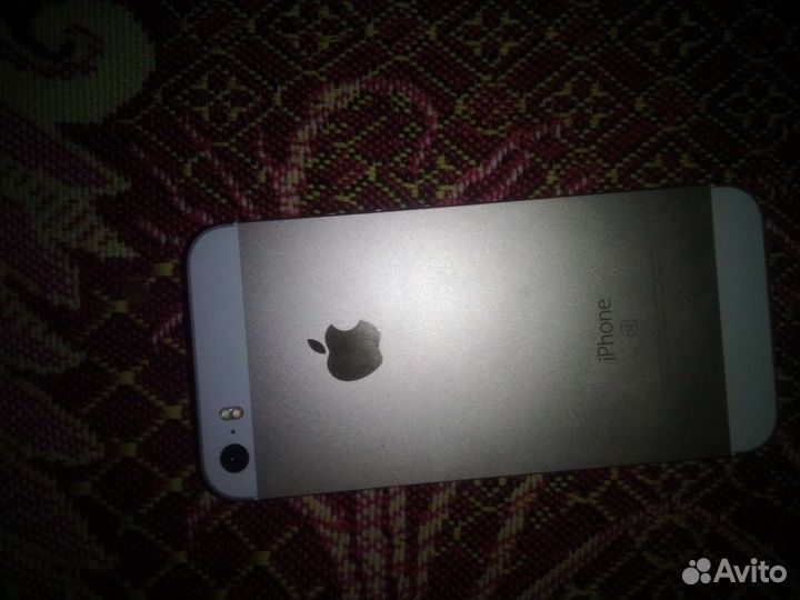 Телефон iPhone 5s