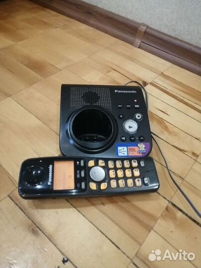 Радиотелефон Panasonic KX-tg7225ru