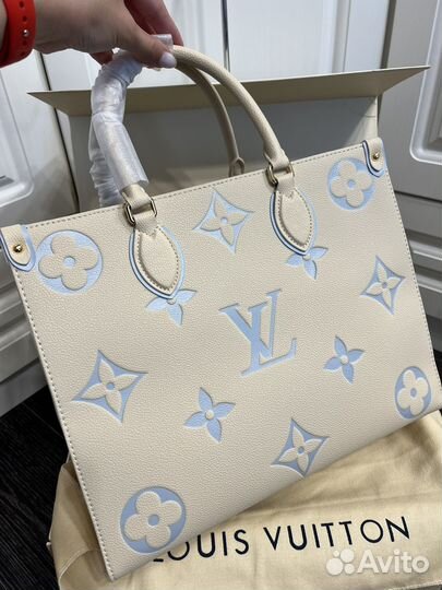 Сумка Louis Vuitton Onthego MM