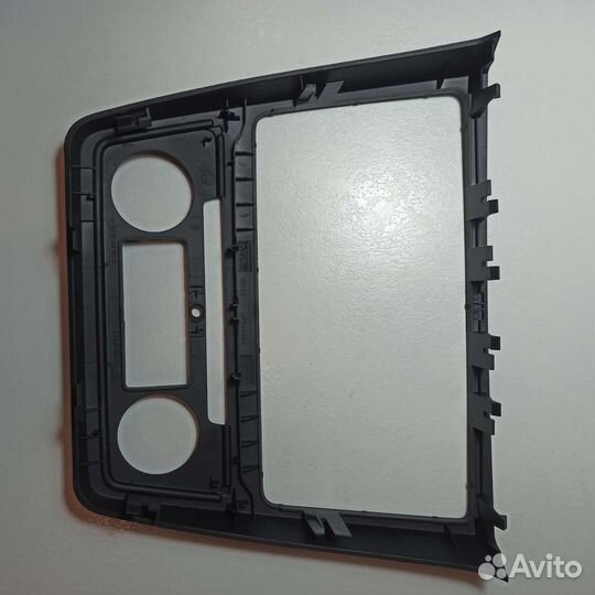 Рамка магнитолы skoda yeti 1