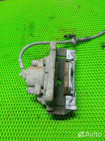 Суппорт правый volkswagen Passat B7 передний