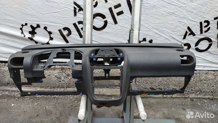 Панель передняя салона (торпедо) Opel Corsa C