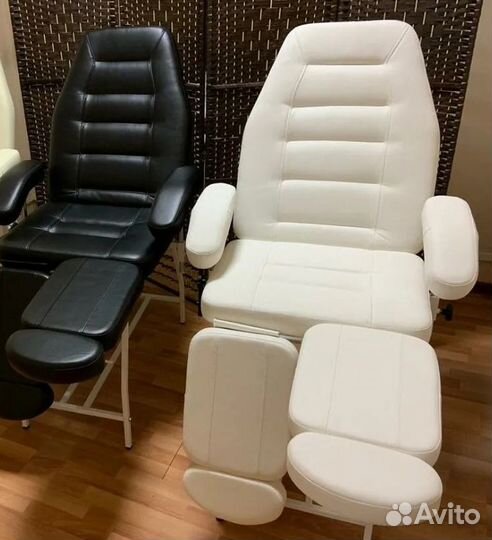 Стул для мастера педикюра, косметолога