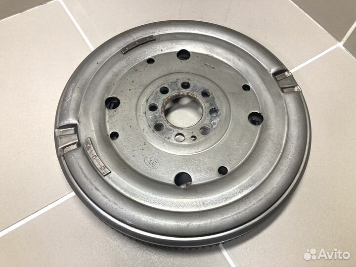 Маховик двухмассовый DSG cdab 1.8 06J105266S