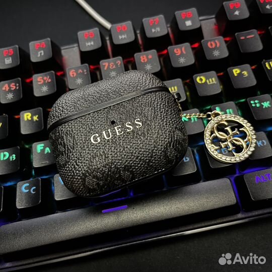 Чехол guess для наушников airpods 3 из экокожи