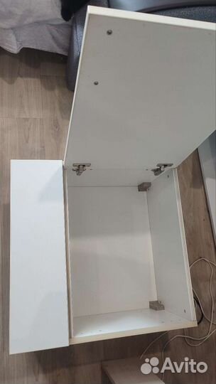 Кухонный гарнитур с встроенной вытяжкой